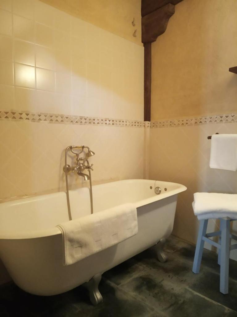 Rural La Fuente Hotel Patones